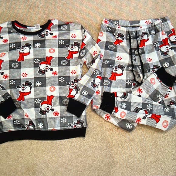 Frosty the Snowman ☃️ Pajamas - Picture 3 of 3
